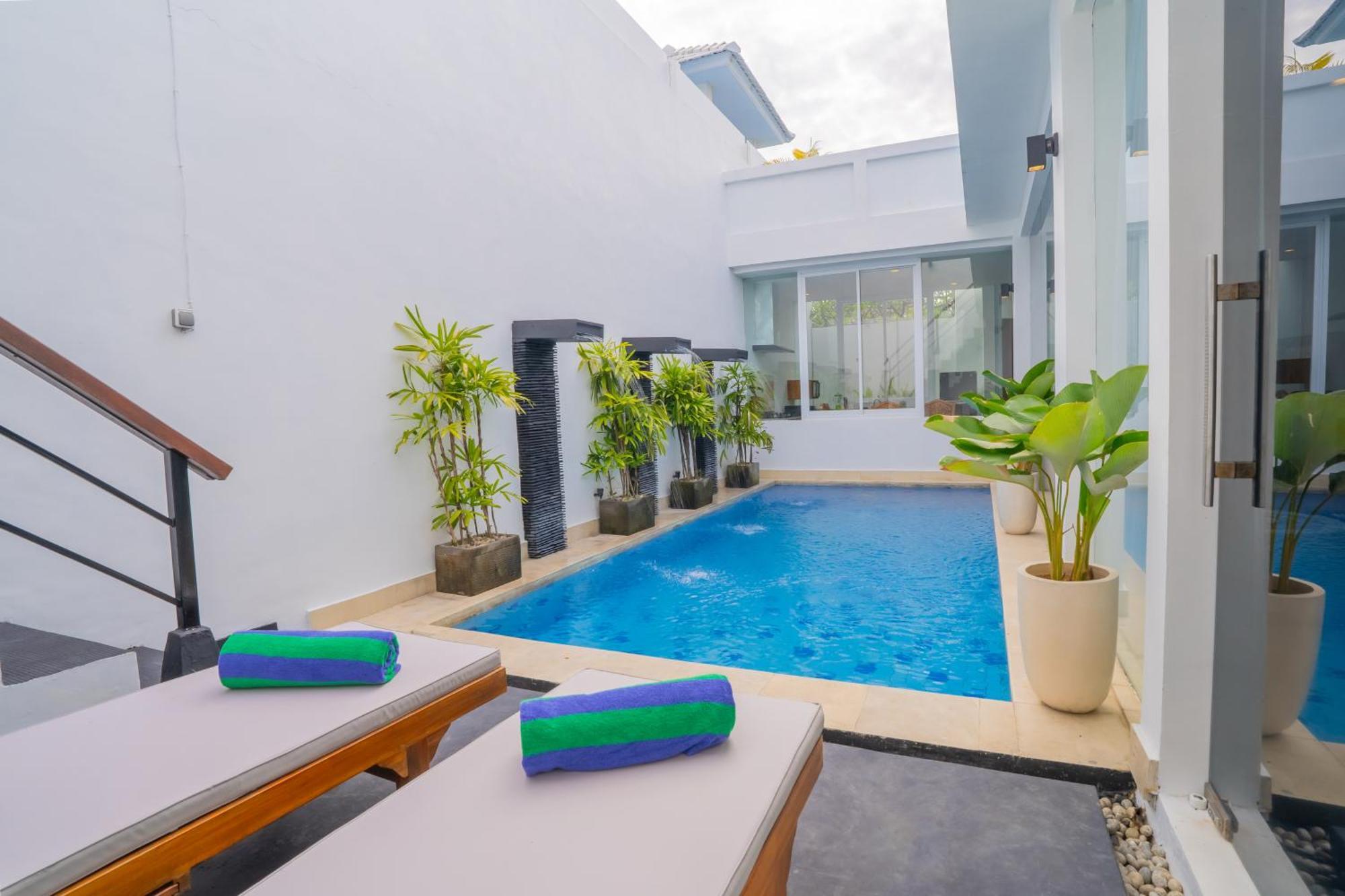 Bali Road House Villa *